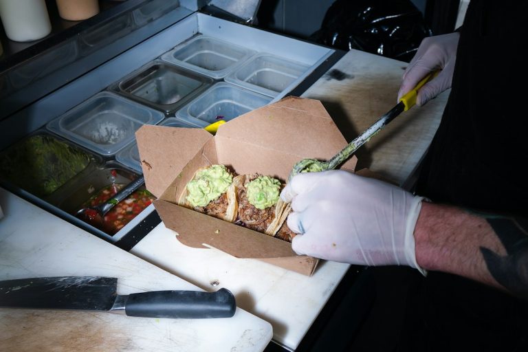 20 ideas de negocios de comida rentables: inversión, permisos y cómo empezar