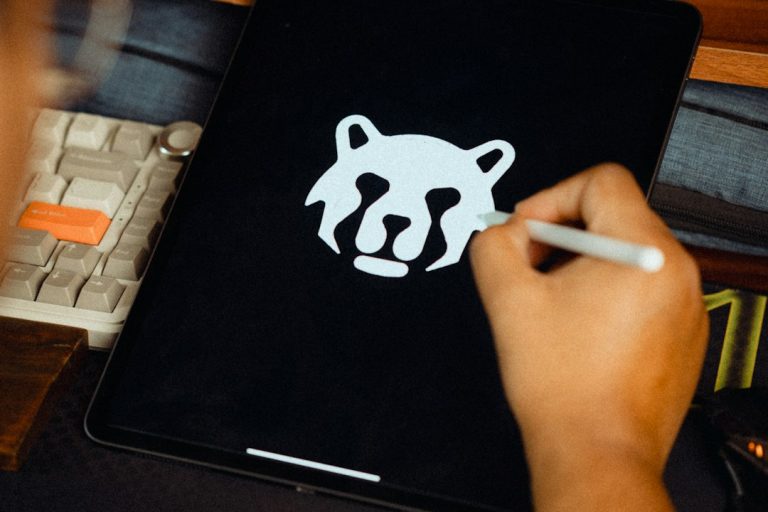 Generador de logos: las mejores herramientas para crear el logo de tu negocio (gratis y con IA)