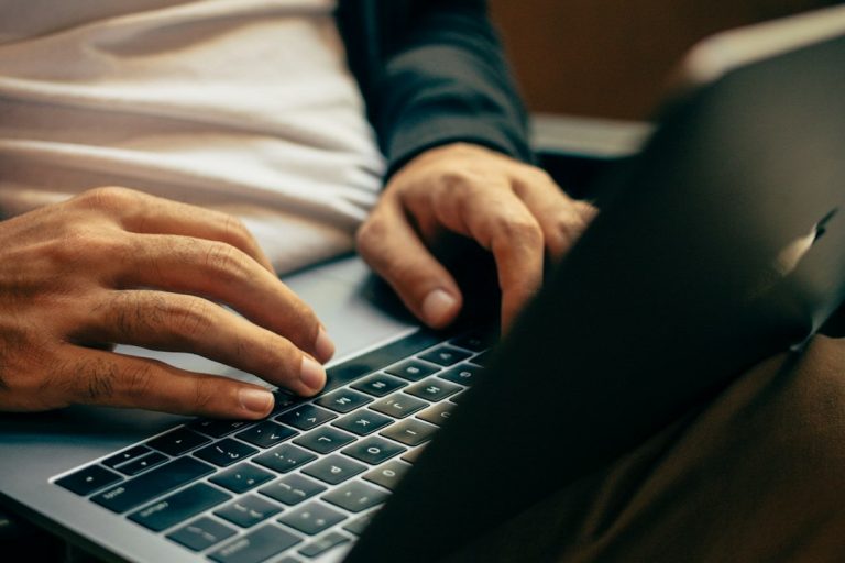 Guest blogging: qué es, cómo hacerlo paso a paso y qué dice Google