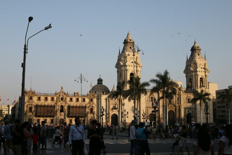Cómo crear una empresa en Perú (guía paso a paso)