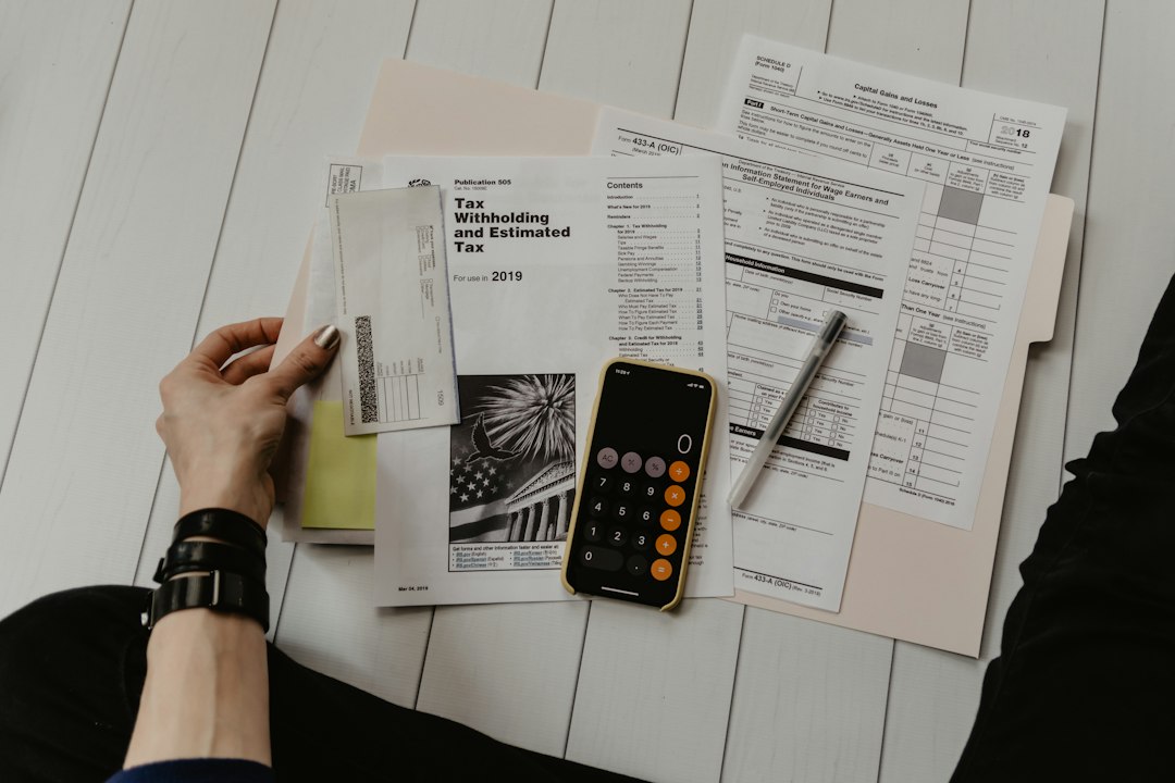 Revisión de las finanzas de una pyme con calculadora y reportes